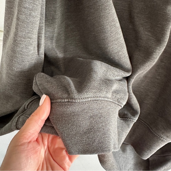 BOOKISH > Villain Era Crewneck - Picture 3 of 5